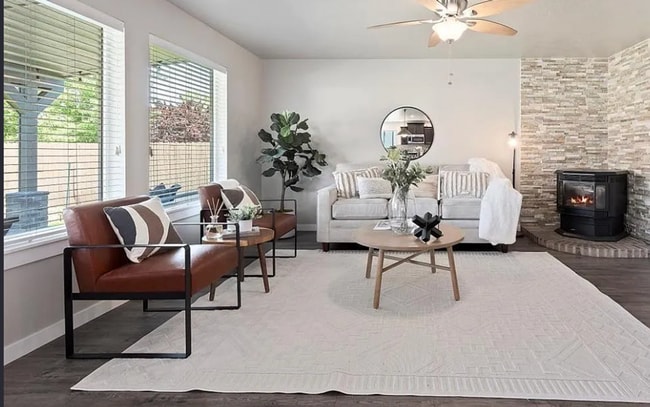 Building Photo - This home has it all!
