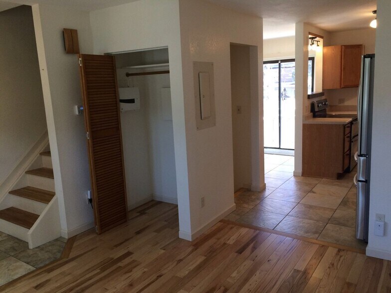 Building Photo - 1504 Pine St