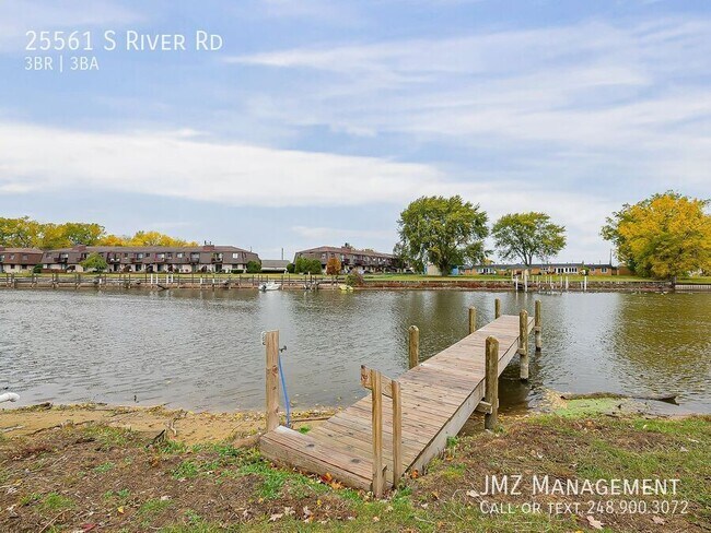 Building Photo - 25561 S River Rd