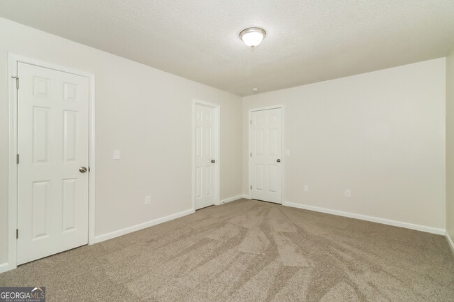 Building Photo - 7073 Stonecreek Dr