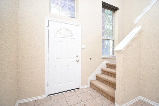 Building Photo - 11215 Overland Trail Dr