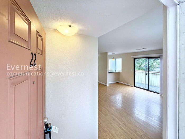 Building Photo - 2520 Walters Way