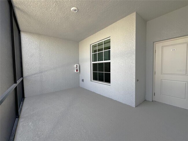 Building Photo - 14231 Heritage Landing Blvd
