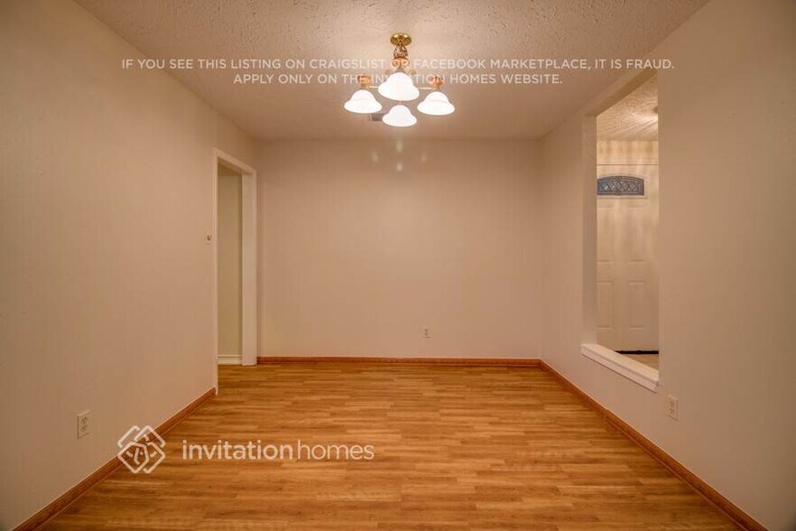 Building Photo - 15911 Timber Valley Dr