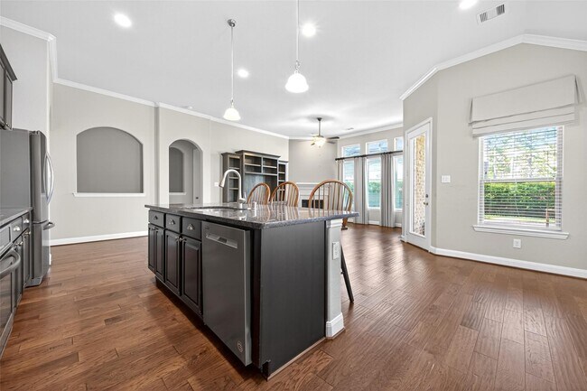 Building Photo - 14 S Sawbridge Cir