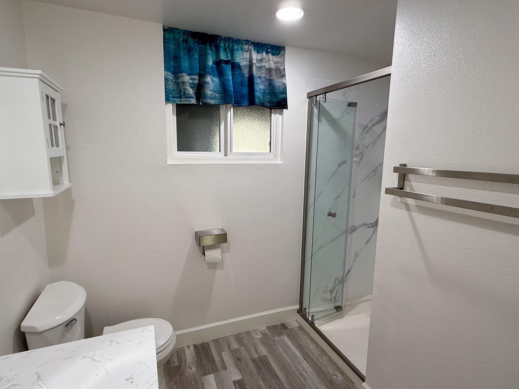 Downstairs Bathroom - 1658 Cromwell Pl