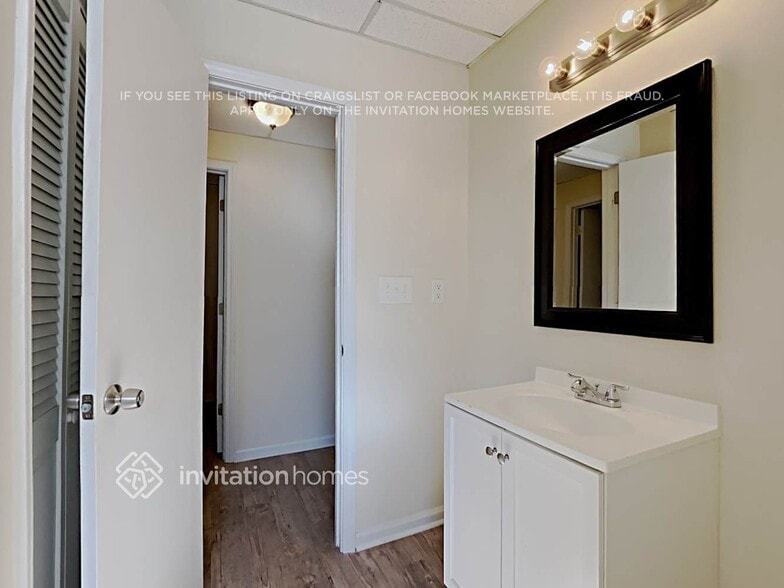 Building Photo - 1410 Pilgrim Way