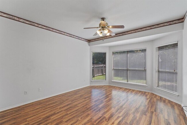 Building Photo - 1805 Gray Oak Dr