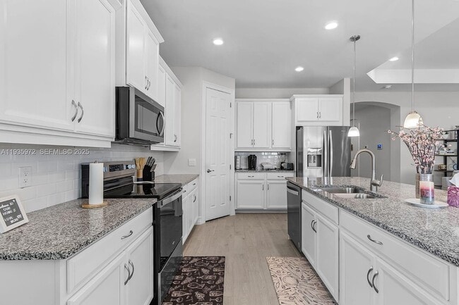 Building Photo - 425 Coral Reef Pl