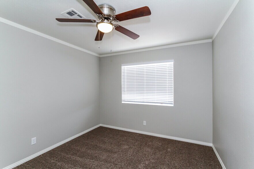 Building Photo - 857 Schooner Dr