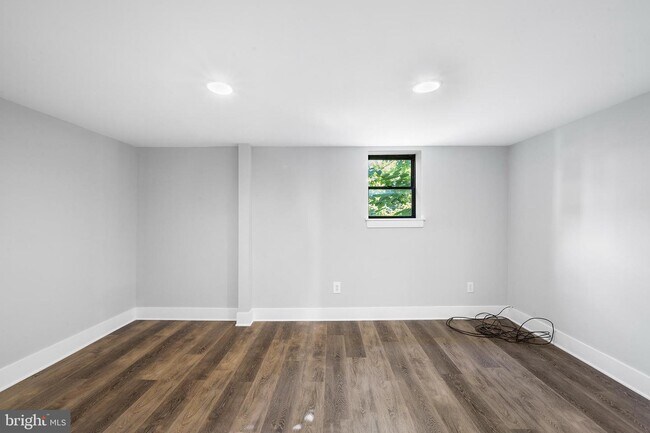 Building Photo - 1217 S 28th St