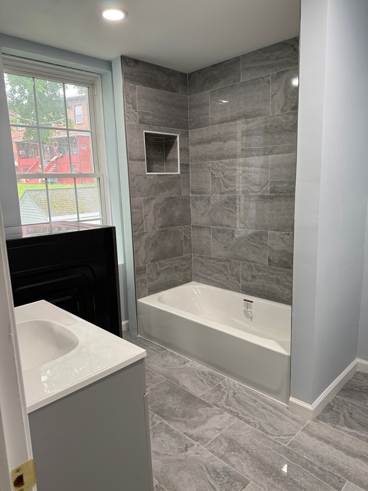 Building Photo - 36 Vliet St