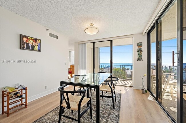 Building Photo - 1300 Jimmy Buffett Mem Hwy