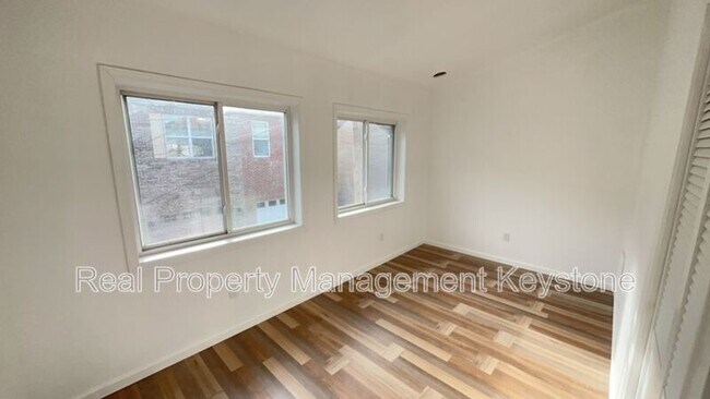 Building Photo - 1715 Larkins Wy