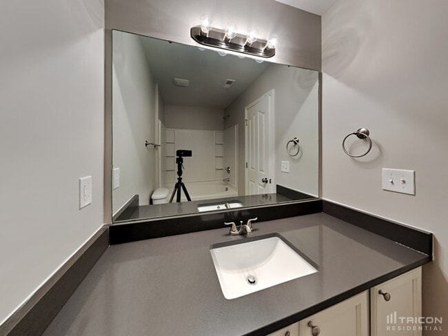 Building Photo - 4522 Esmeralda Drive