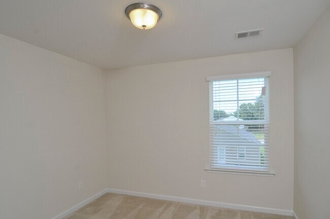 Building Photo - 429 Eastfair Dr