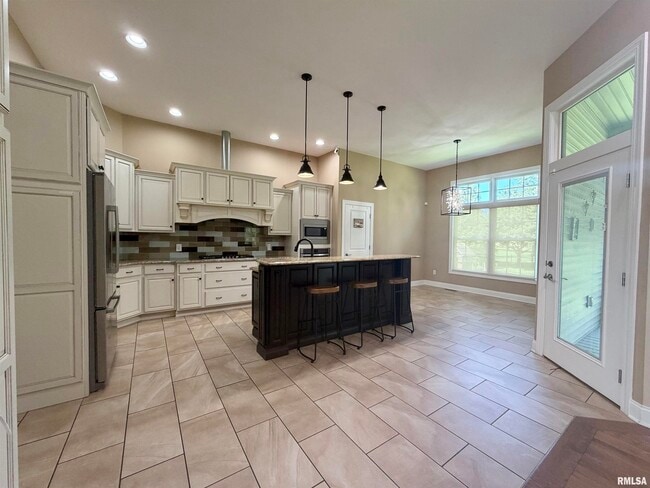 Building Photo - 1805 Blue Stone Dr