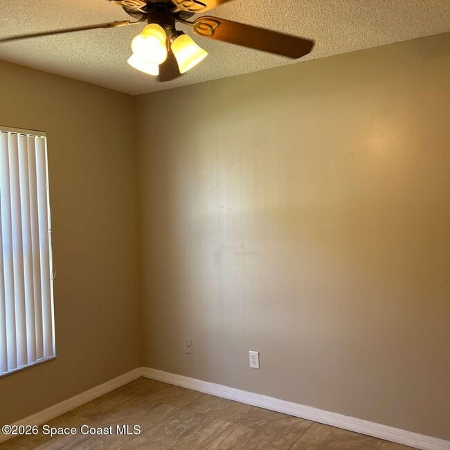 Building Photo - 1281 Rock Springs Dr