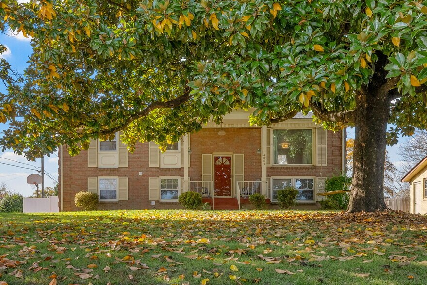 Building Photo - 4807 Jeffery Dr