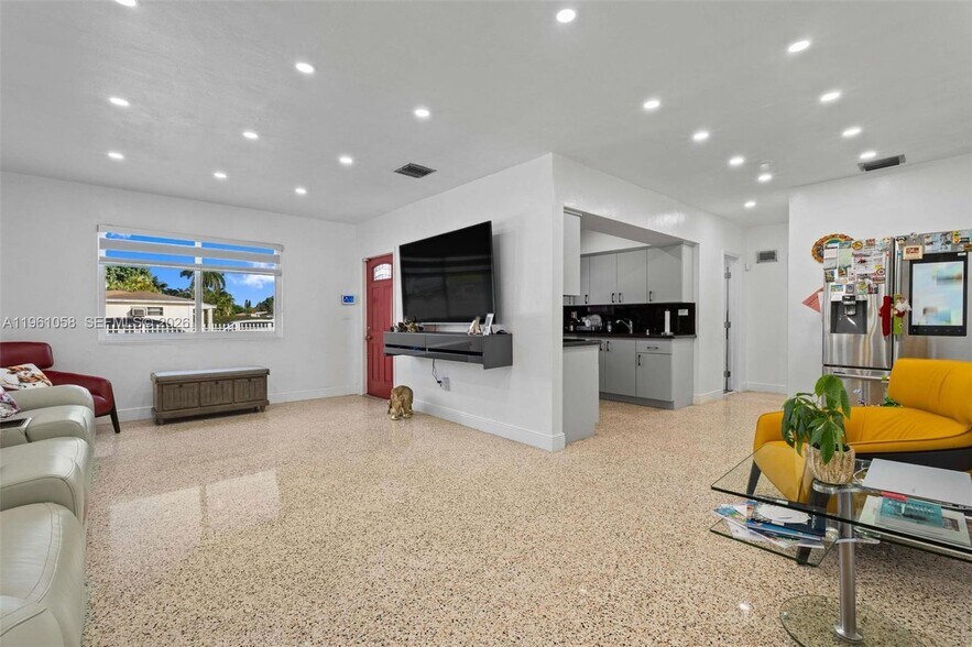 Building Photo - 8300 NW 35th Pl