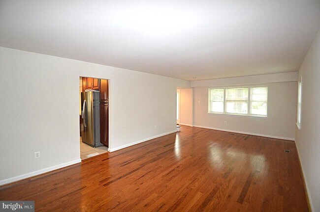 Building Photo - 13145 Melville Ln