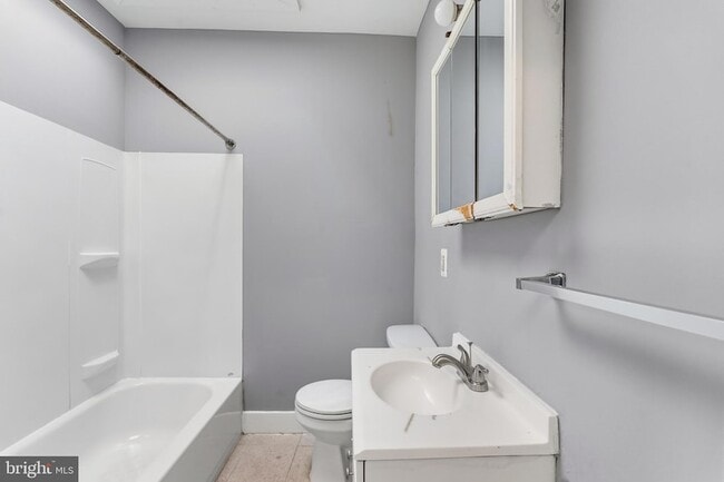 Building Photo - 1711 Ashburton St