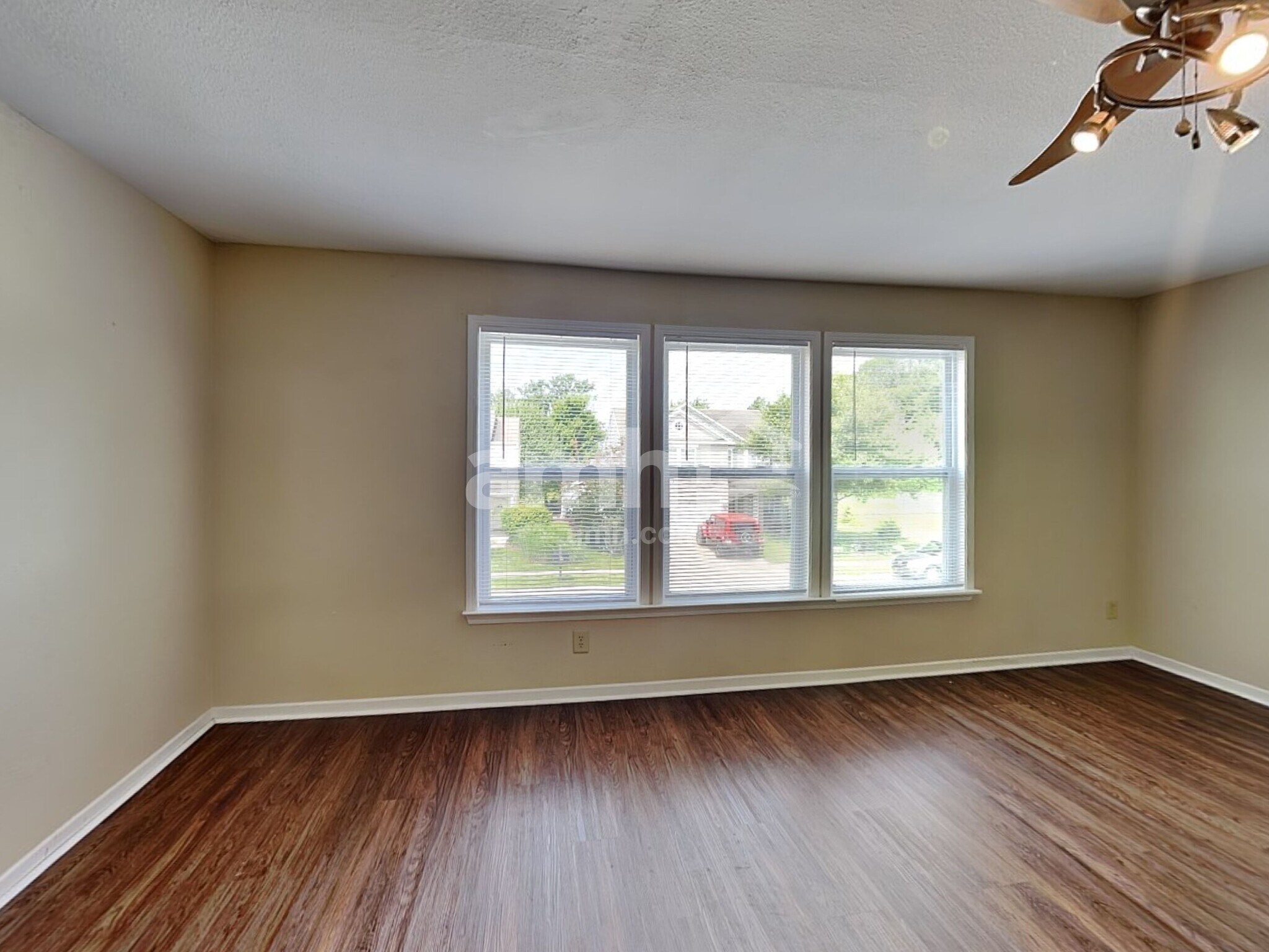 Building Photo - 8243 Retreat Ln