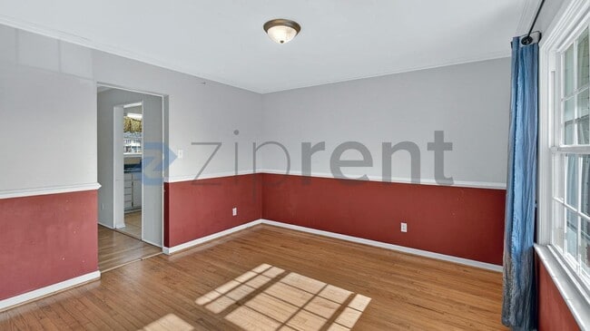 Building Photo - 324 Busher Rd