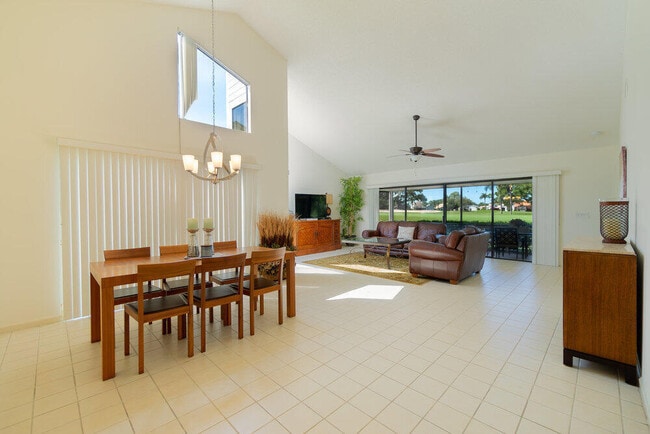 Building Photo - 6672 S Pine Ct
