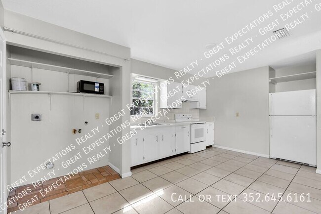 Building Photo - 1884 NE 77th St