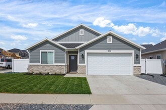 Building Photo - 252 W 800 S