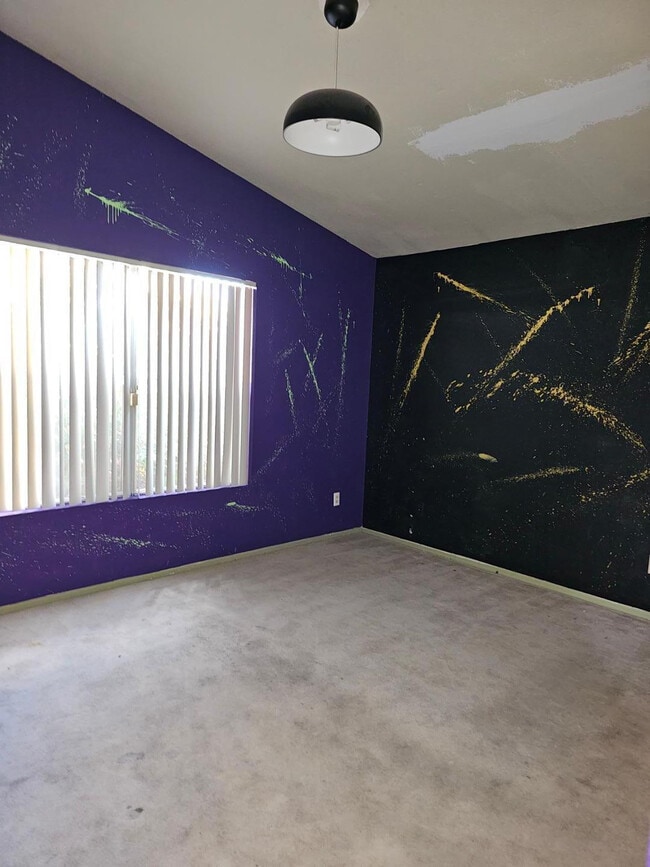 Building Photo - 821 S Cancun Dr