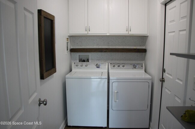 Building Photo - 904 Kensington Dr