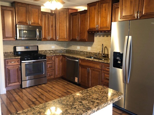 Kitchen - 11345 S Roberts Rd