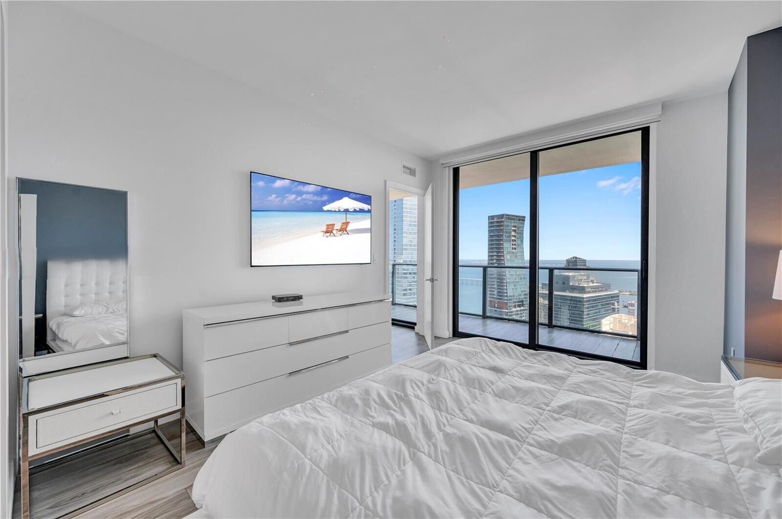 Building Photo - 1300 S Miami Ave