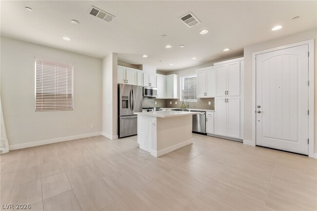 Building Photo - 11676 Golden Oriole Ave