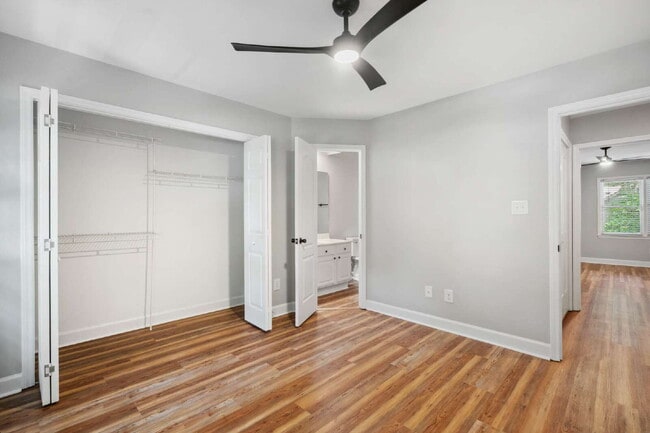 Building Photo - Stunning North Raleigh Townhome