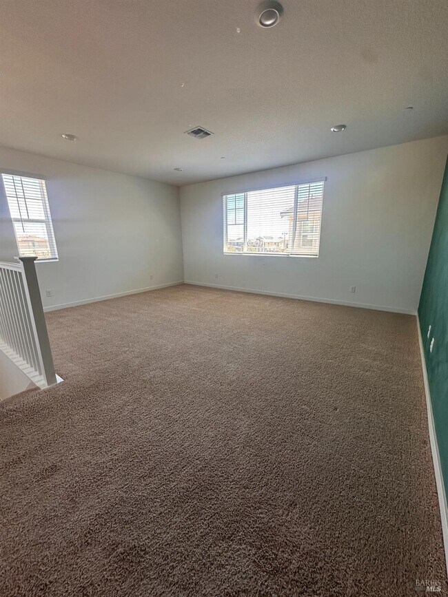 Building Photo - 2476 Laramie Cir