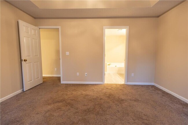 Building Photo - 994 Brentmoor Ln NW