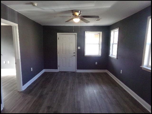 Building Photo - 2323 S Spring St