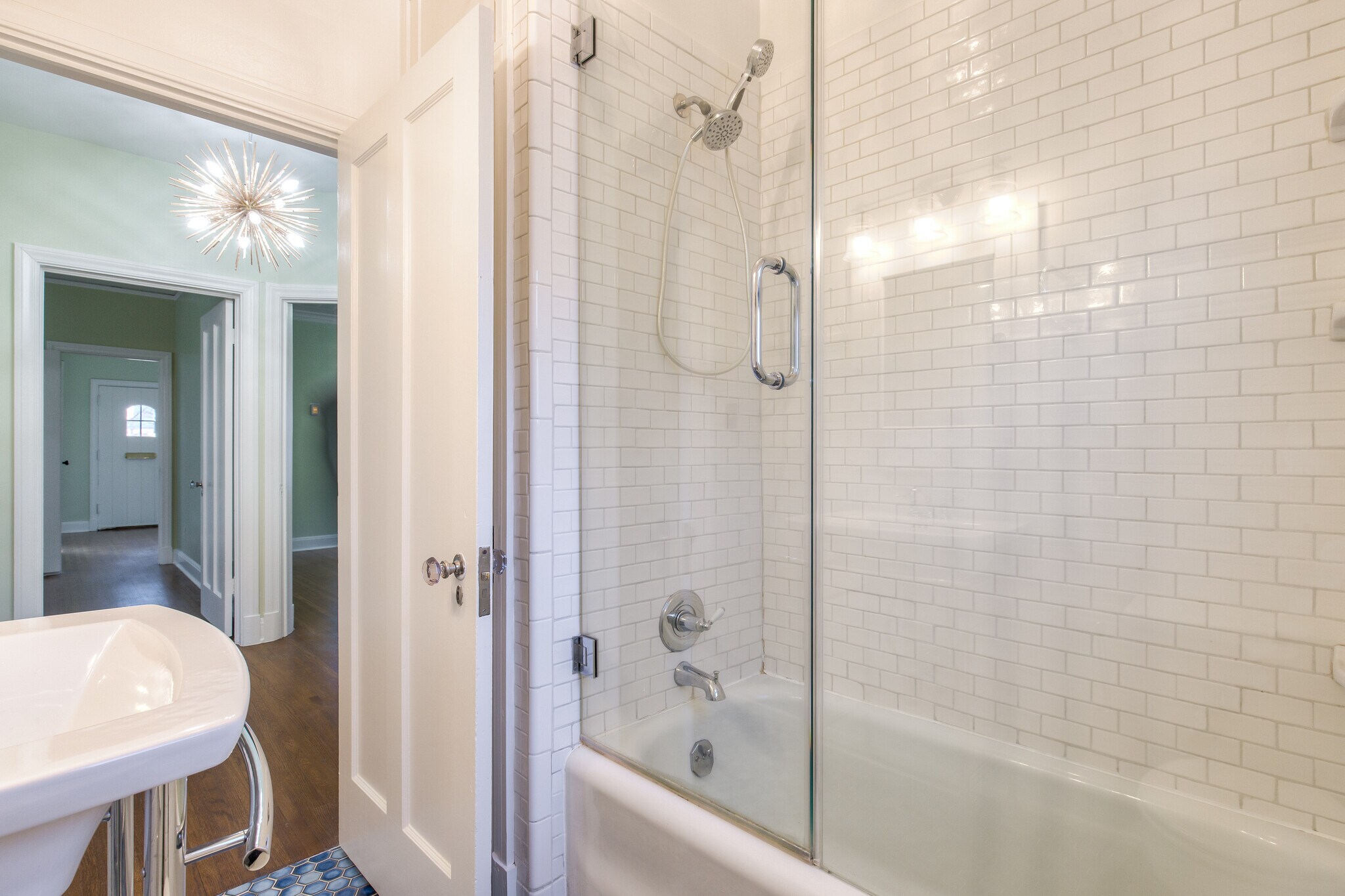 Building Photo - 109 E 26th Pl