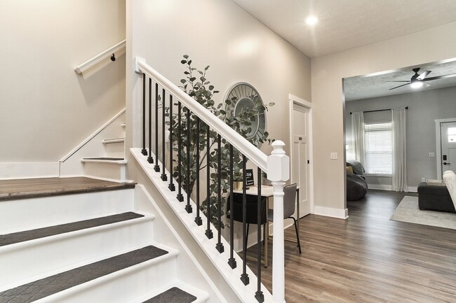 Building Photo - Fully Furnished 2BD Duplex in the Heart of downtown Indy!