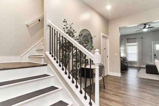 Building Photo - Fully Furnished 2BD Duplex in the Heart of...