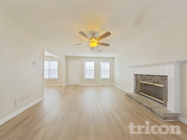 Building Photo - 224 Stone Creek Dr