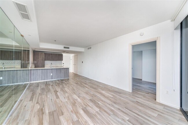 Building Photo - 801 S Miami Ave