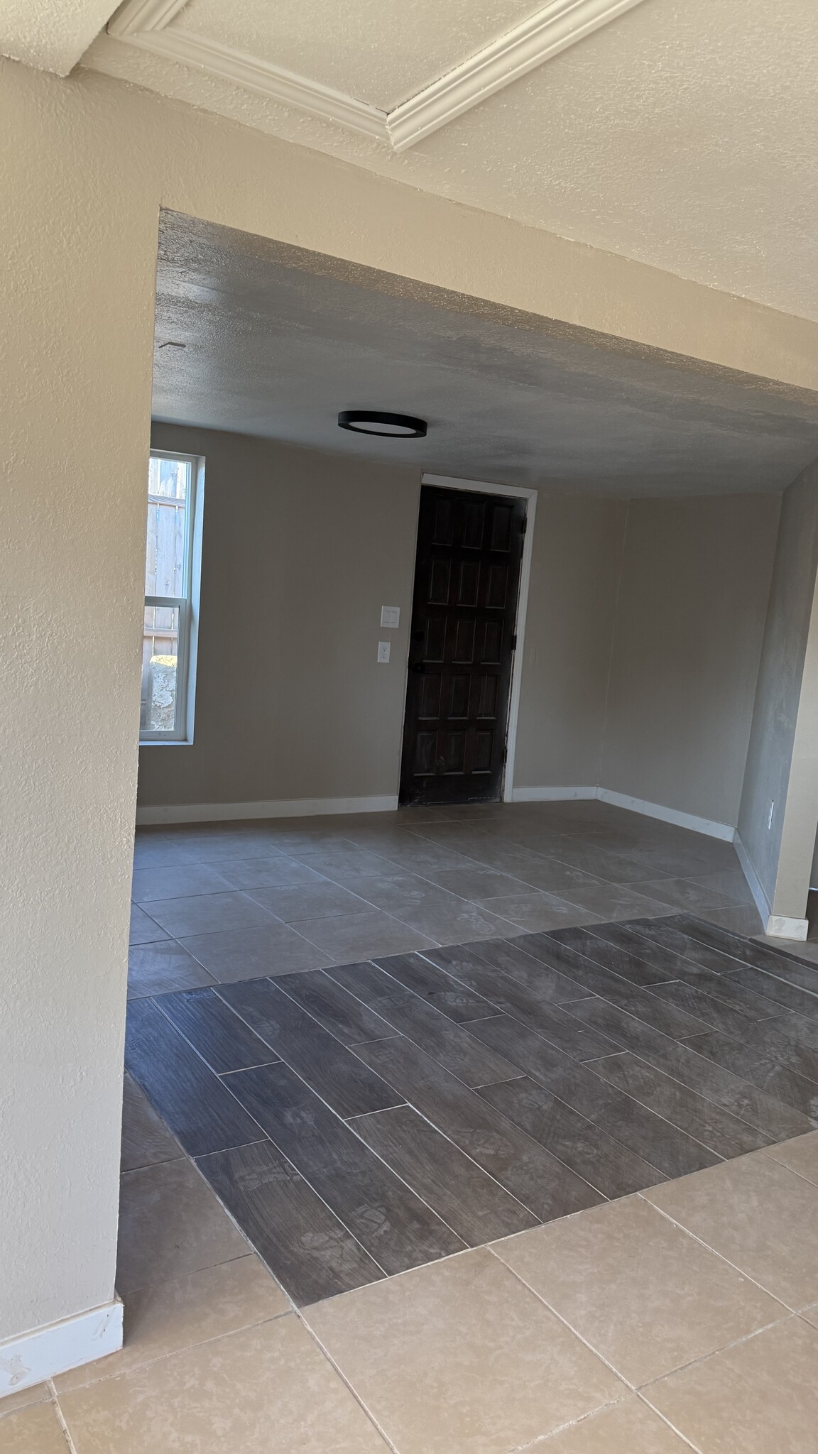 Building Photo - 618 Ansol Ln