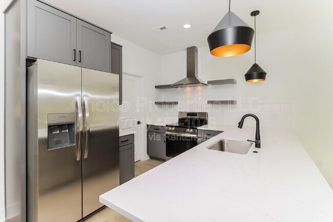 Building Photo - 422 Sylvania Ave