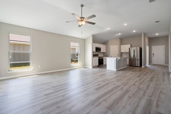 Building Photo - 4 Bedroom Beauty in Foley