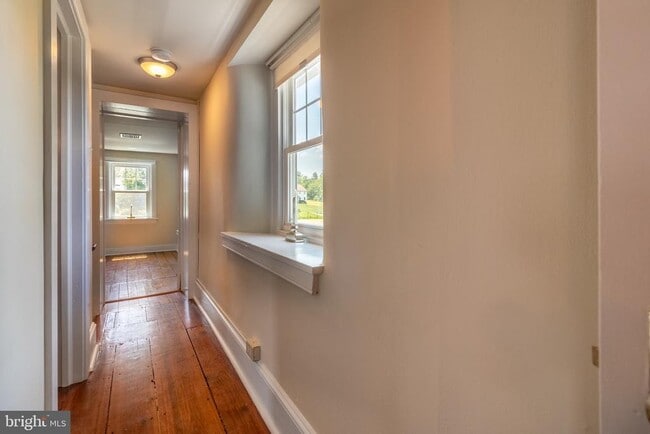 Building Photo - 110 Lyndell Rd