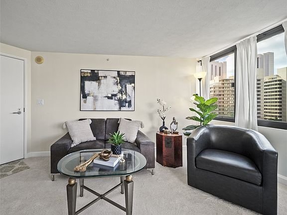 Building Photo - 343 Hobron Ln